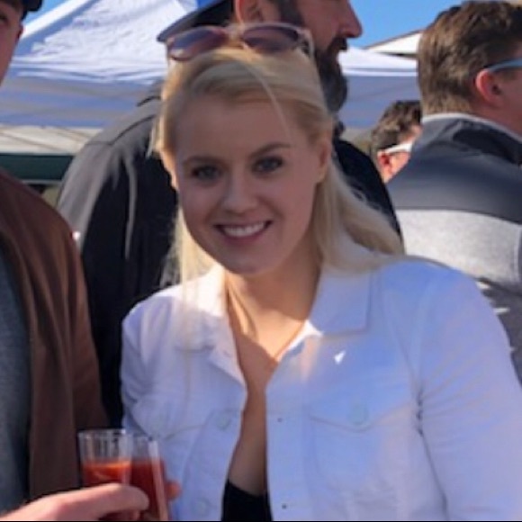 Meet your Posher, Shelby - Picture 1 of 1